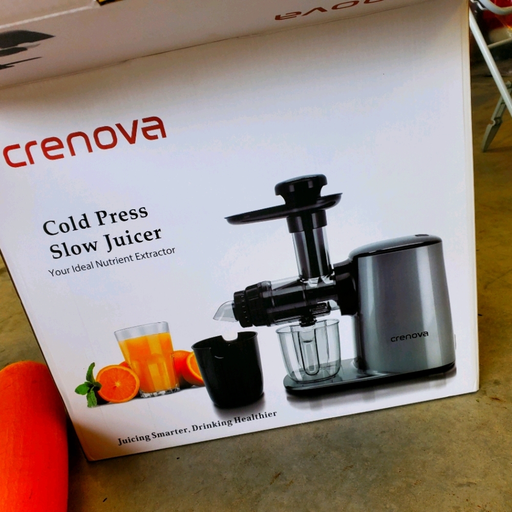 Slow juicer